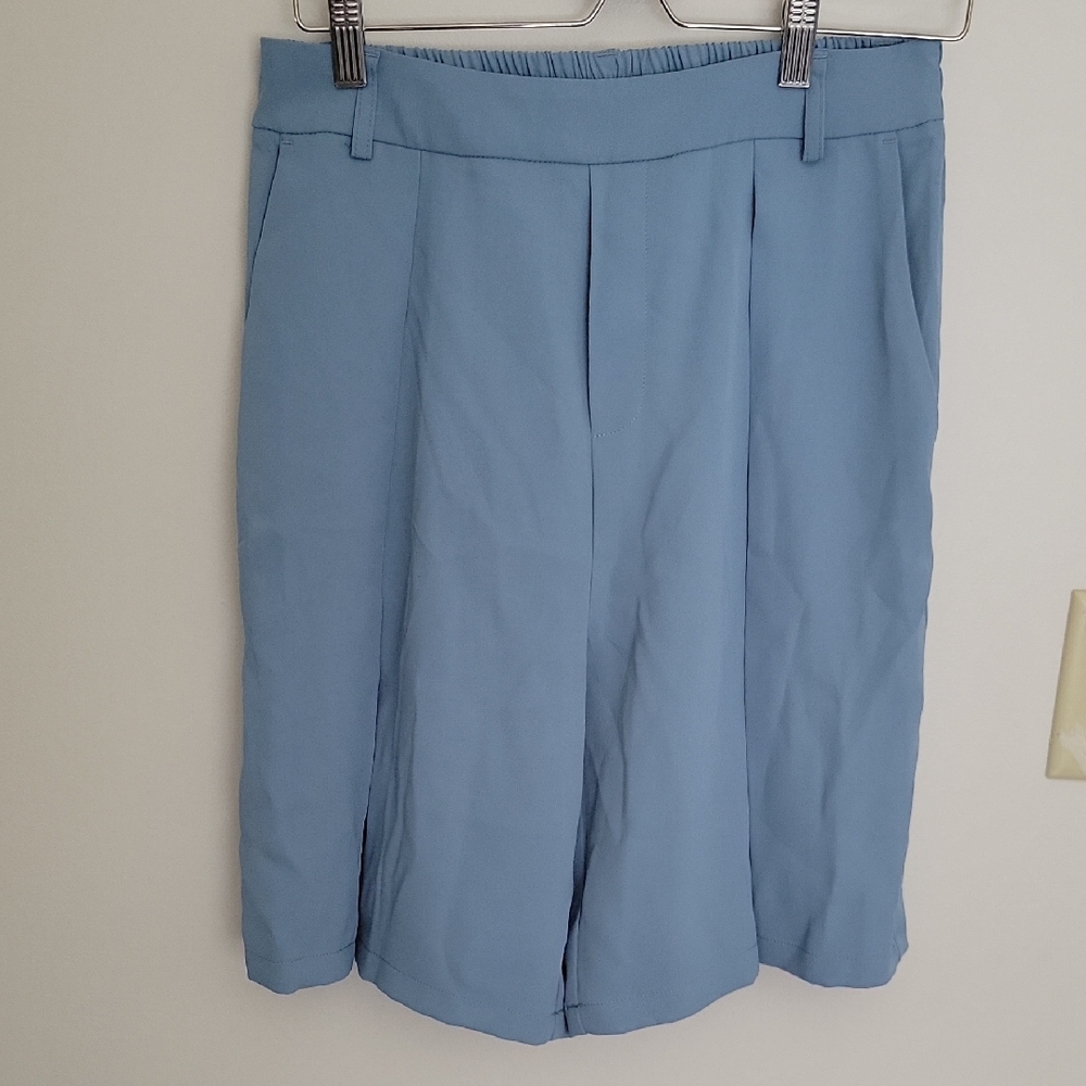 HALARA Blue Dressy Shorts Size Medium NWT